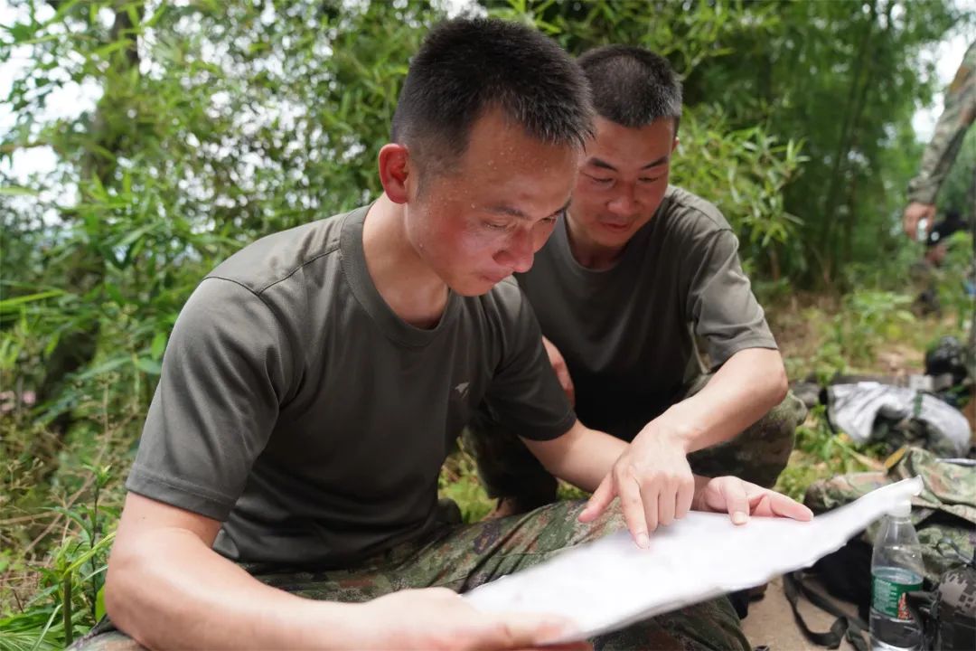 部队在高温天气练兵视频,高原练兵场面火热