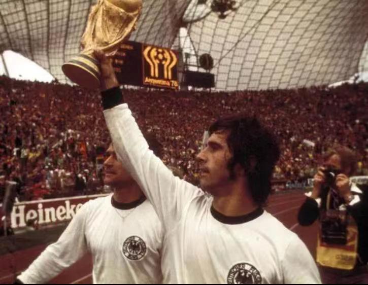 世界因足球而绚烂,我的生命因足球而精彩