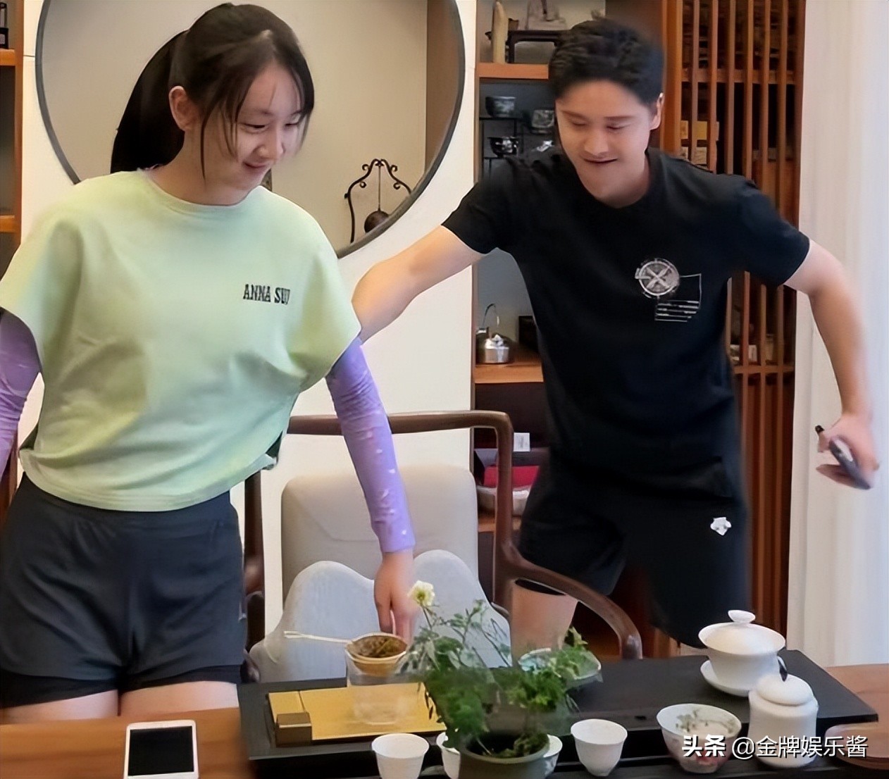 如何培养孩子这件事，张亮和李湘应该多向胡军和田亮取经