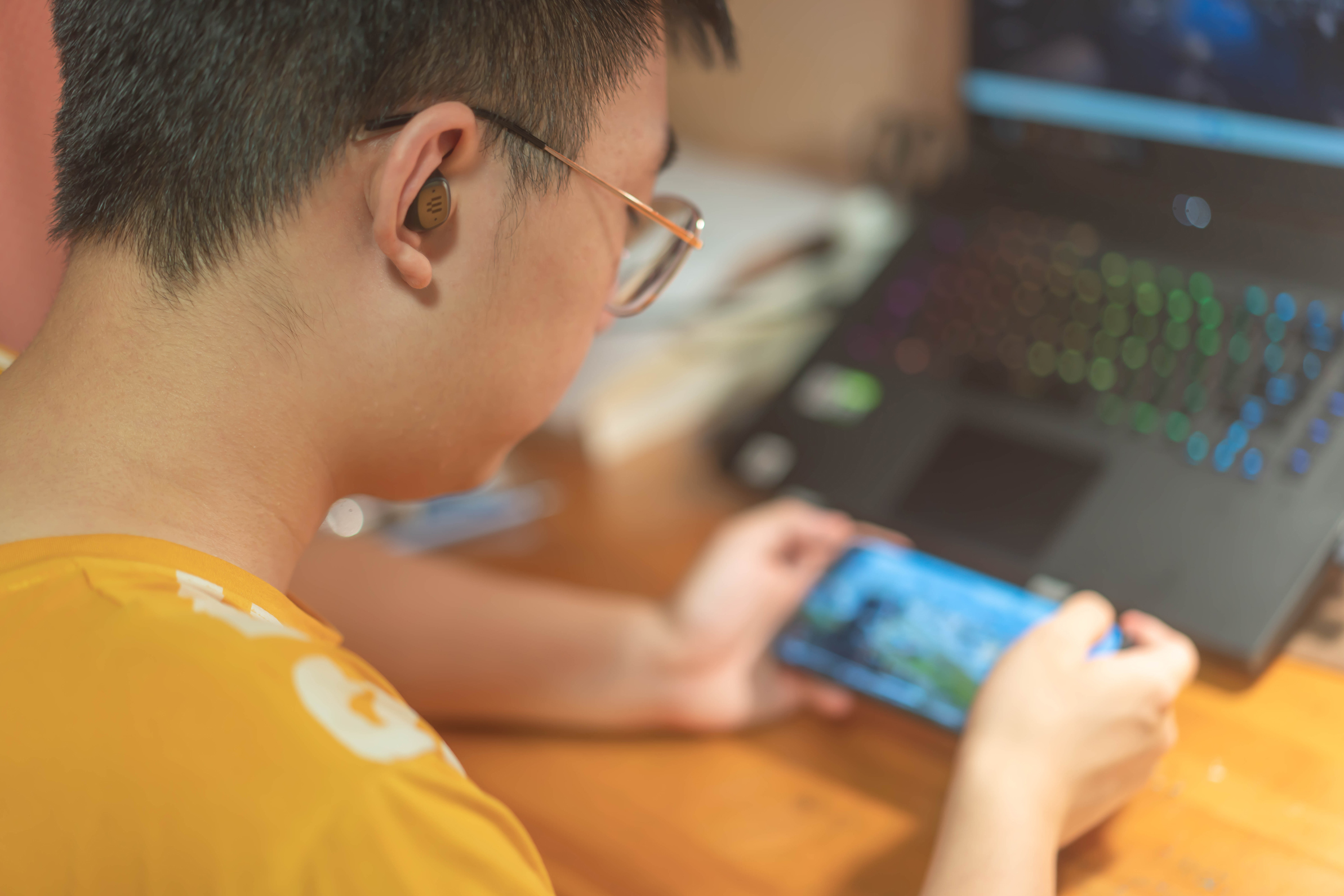 浣庡欢杩烶C鏃犵嚎鑰虫満,闊崇弨钃濈墮鑰虫満gtw270