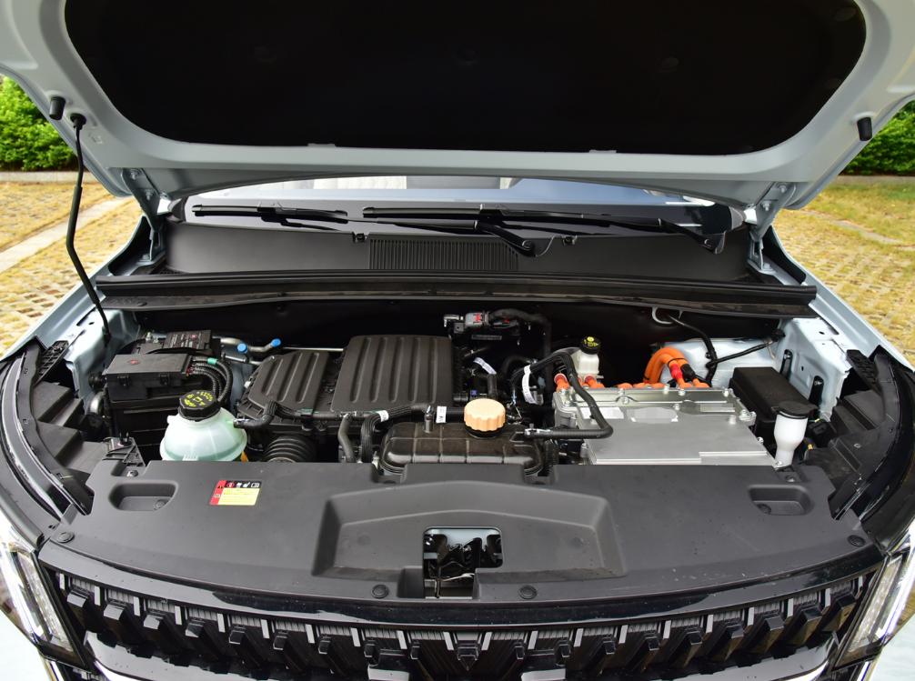 10万左右性价比高的车五菱星辰,五菱星辰七座混动车主真实感受