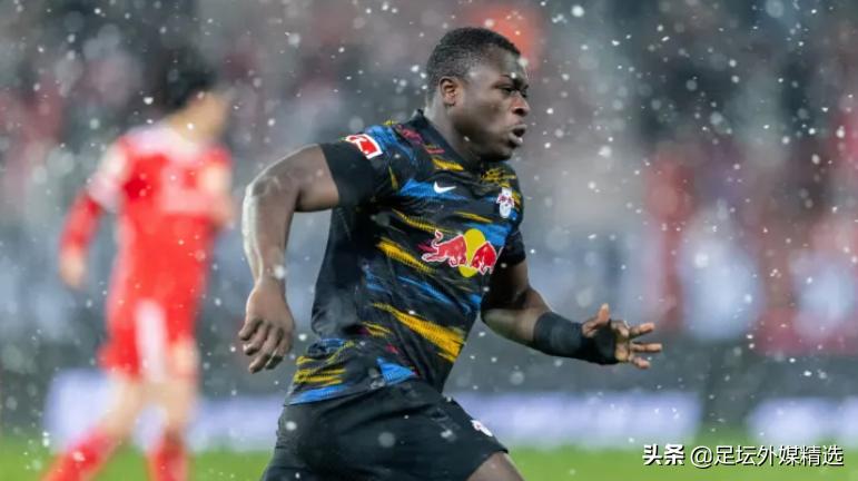 国际足坛转会市场最新动态：特里皮尔、奥巴梅杨、马夏尔、德斯特