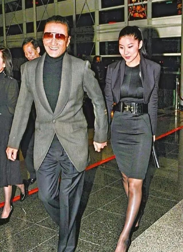 成龙谢贤向华强,谢贤李小龙谁大