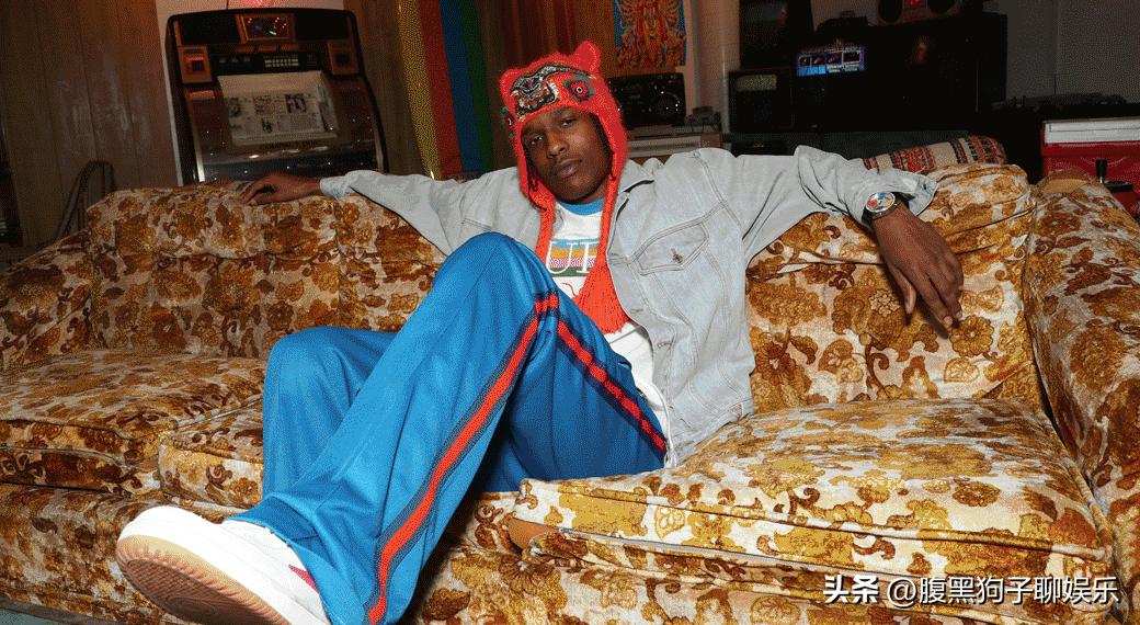 蕾哈娜持枪,蕾哈娜为什么被男友打伤了