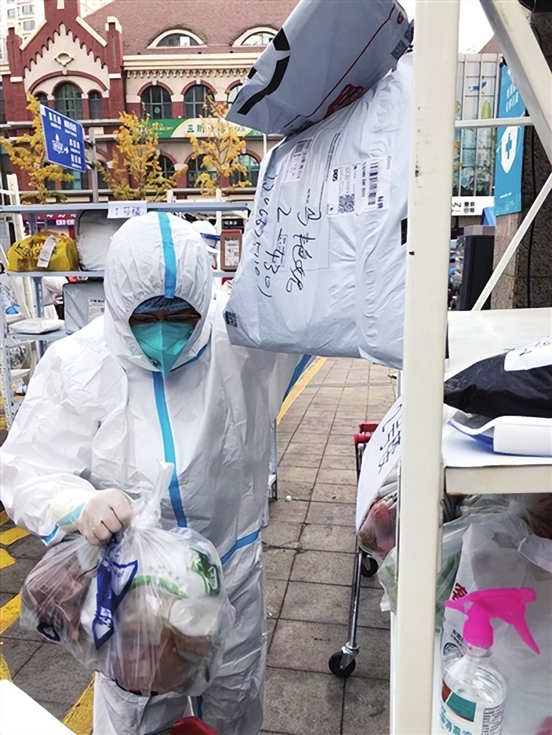 疫战不休！市北即墨路街道晓港名城六期物业管家的抗疫“十二时辰”