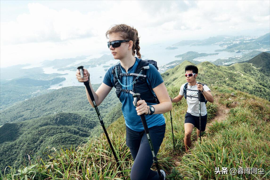 登山徒步正确的行走姿态,徒步登山技巧视频教程