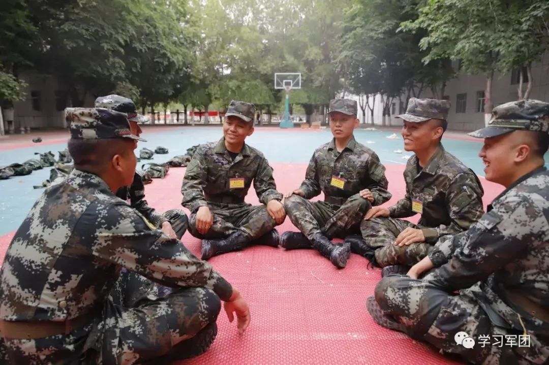 军人家庭军嫂家风故事,军人家庭家风的故事