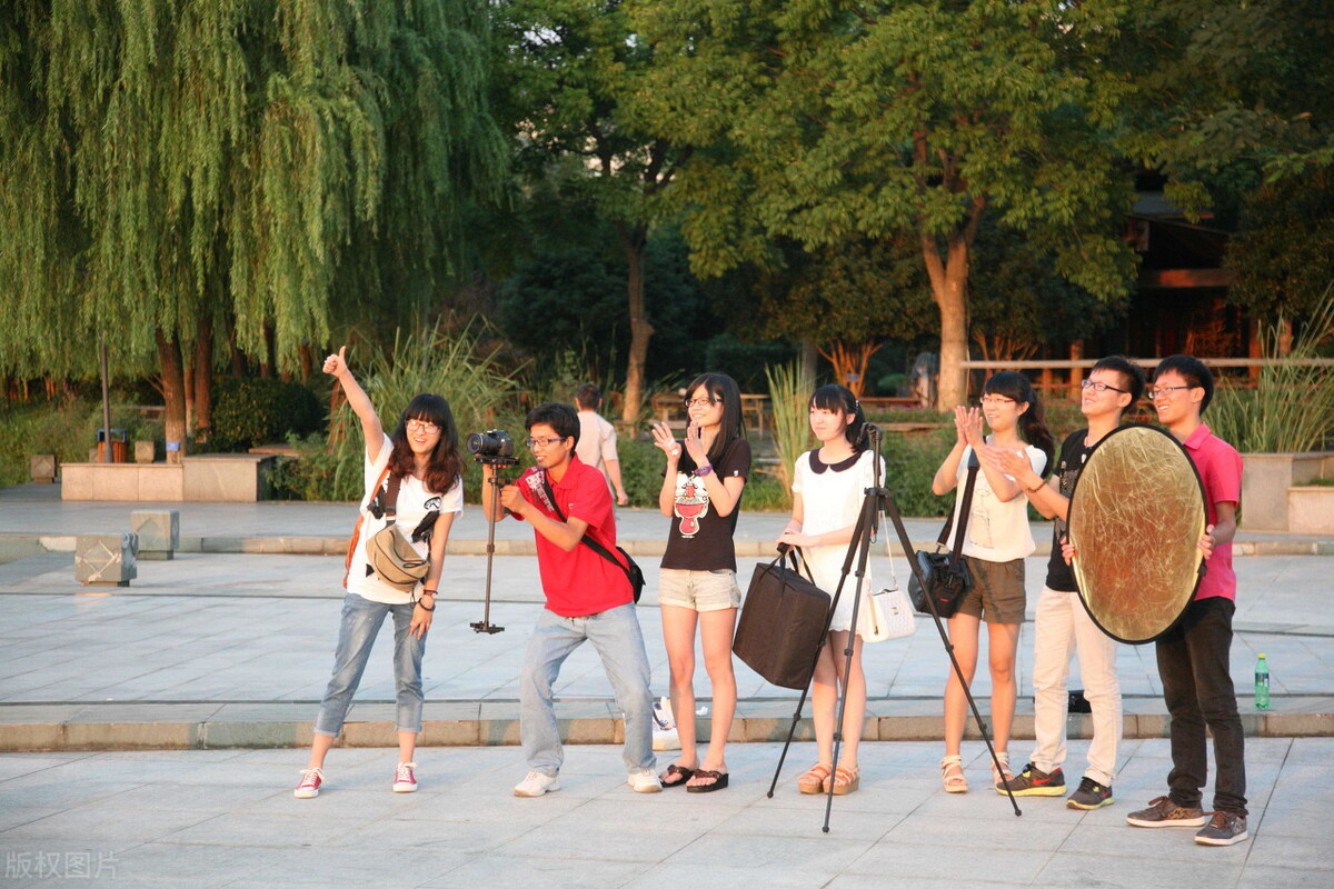 作业不及格老师解散微信群,老师因学生作业不及格解散微信群