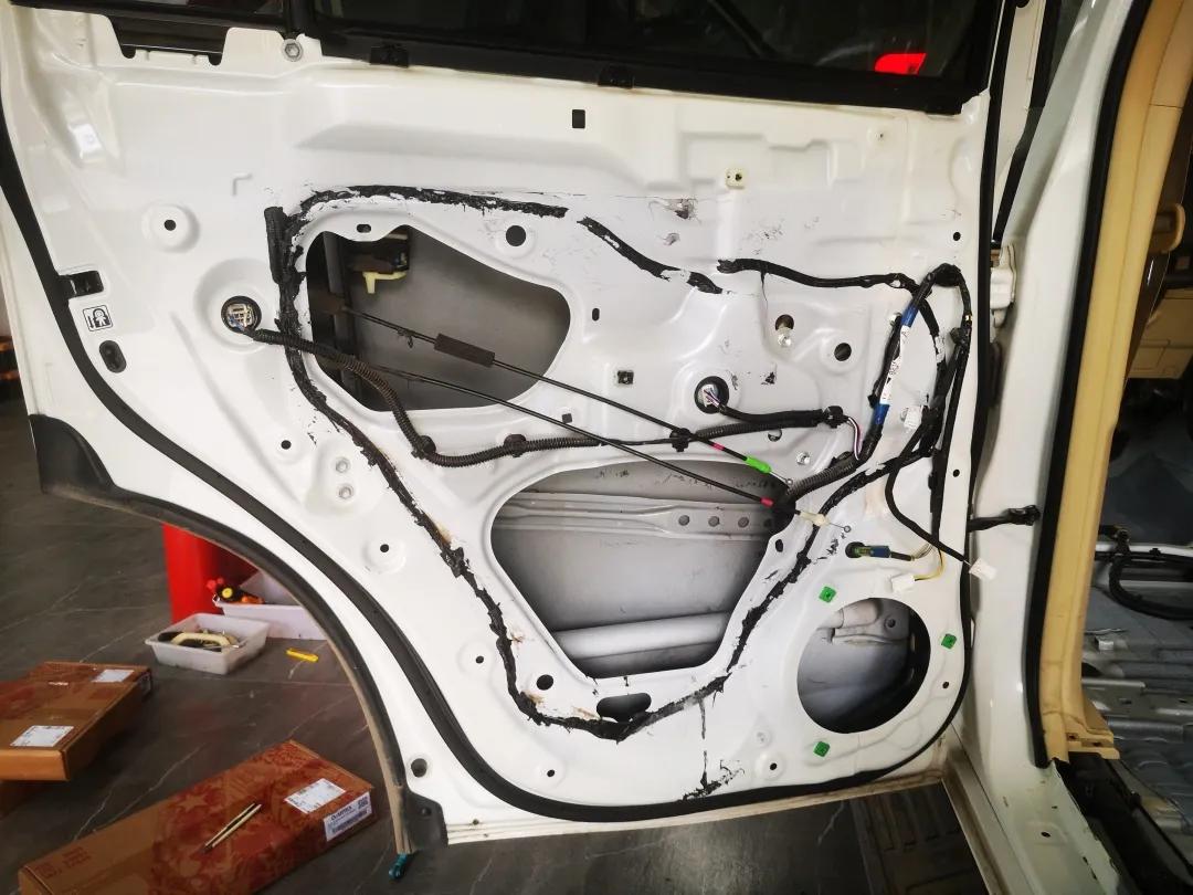 俄罗斯阿德萨隔音测评,帕萨特隔音测试