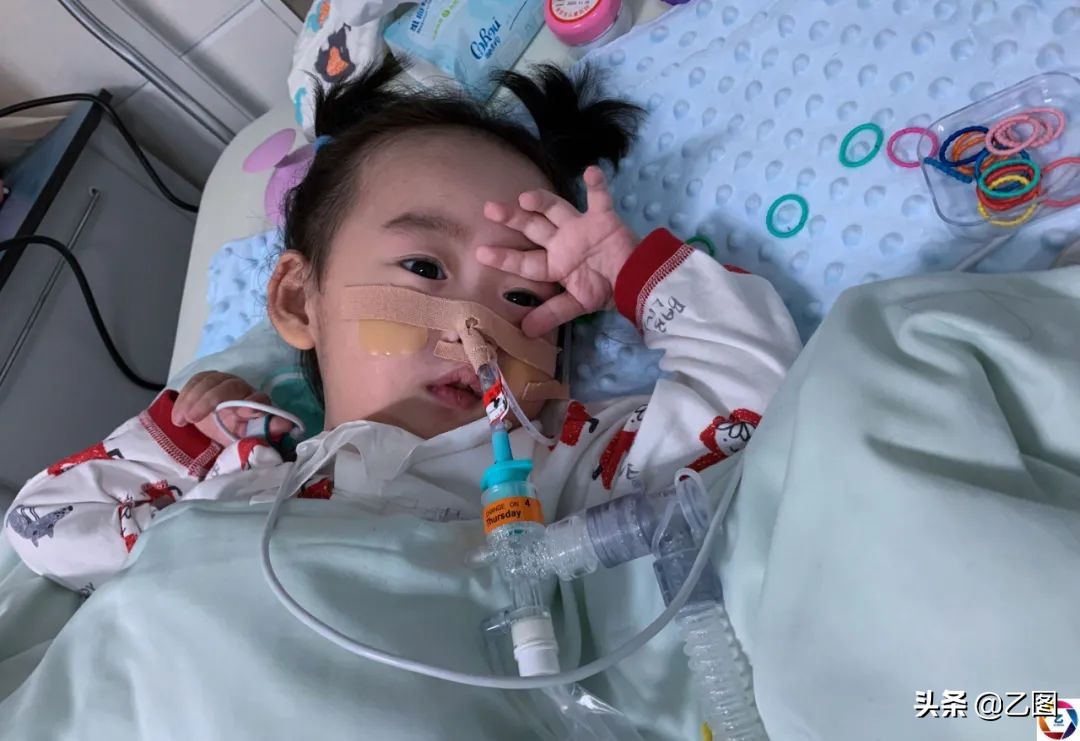 二宝4个月突然不会动弹,二宝四个月突然不会动弹