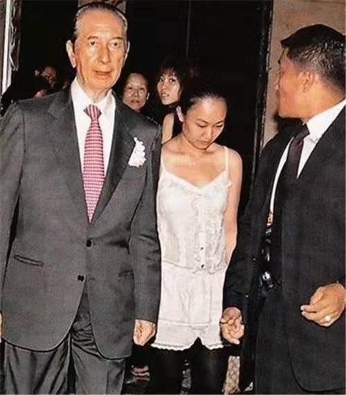 护工郑咏诗现状,郑咏诗为什么离开赌王