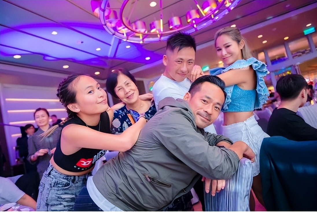 刘碧丽和洗米华现状,刘碧丽和洗米华恩爱瞬间