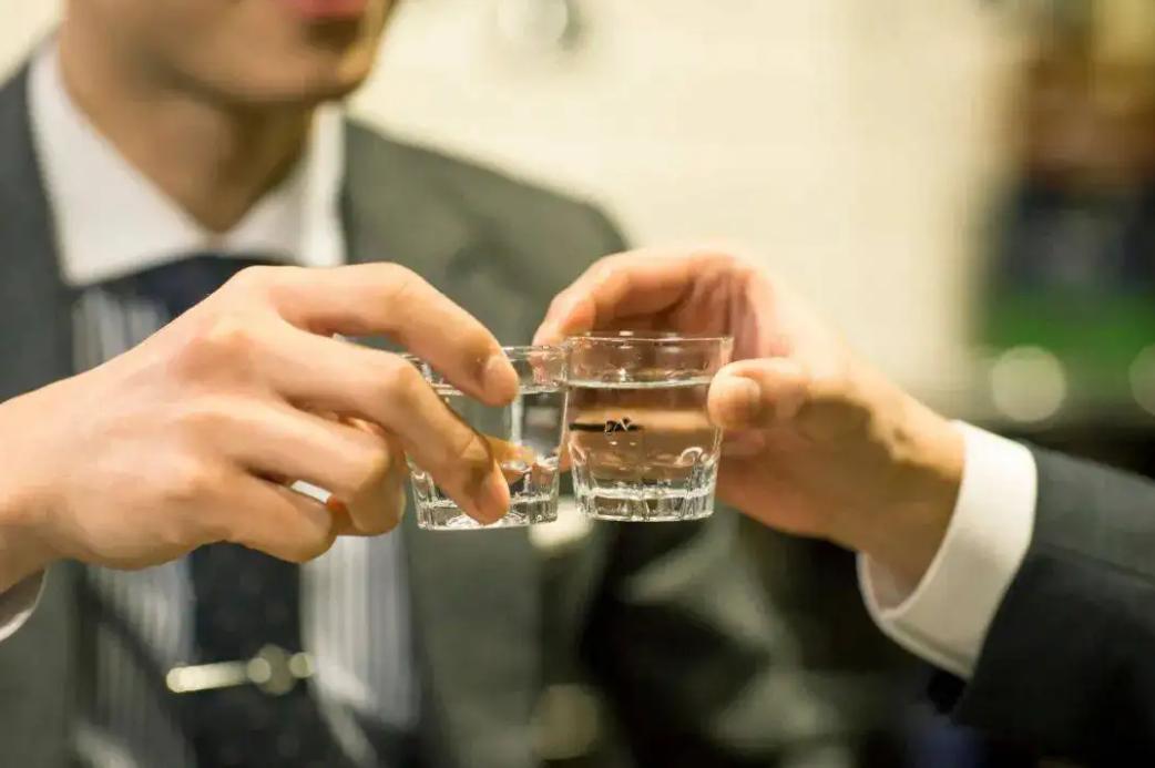 玻汾黄盖红盖,汾酒黄盖玻汾53度是勾兑的吗