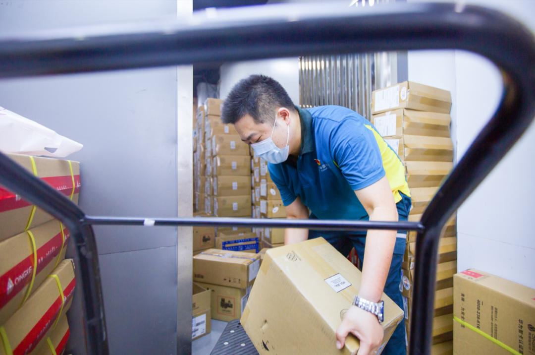 邮路“小胖”，为您服务→