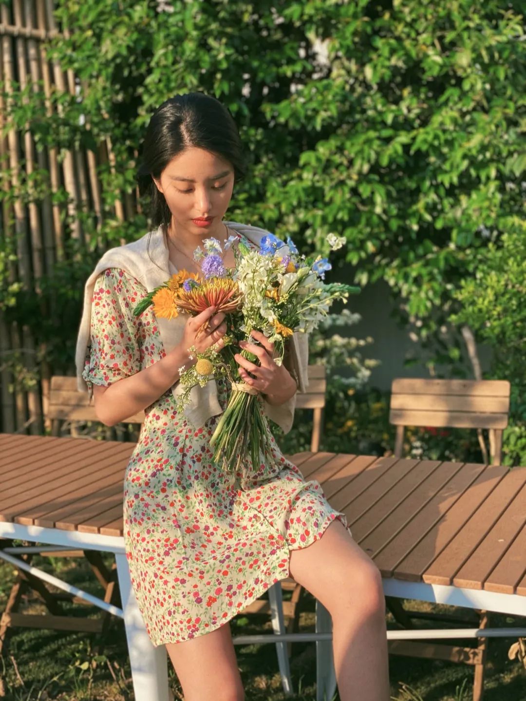 适合旅游穿的花裙子,夏天的花裙子美丽又治愈