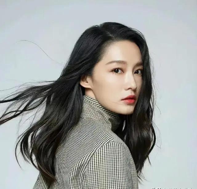 被占便宜的这6位女星,有人当场扇耳光还击,有人却指责网友心脏