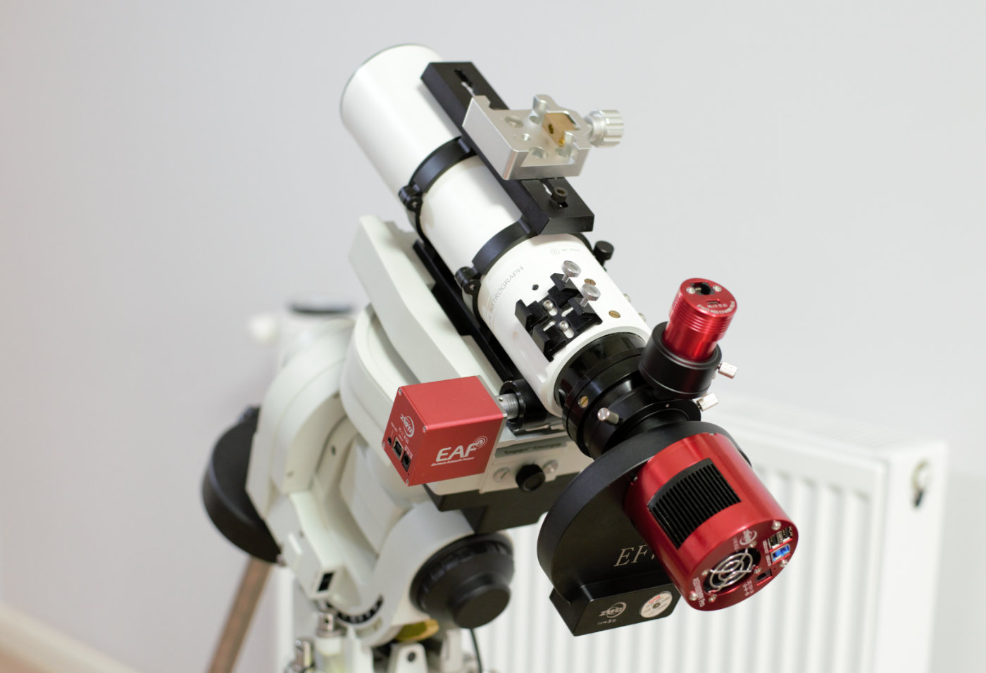 黑洞照片为什么是5500万年前的,黑洞的真实画面是什么样子的