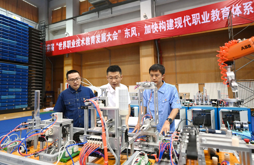 职业教育推动蓝领崛起,发展职业教育的新模式