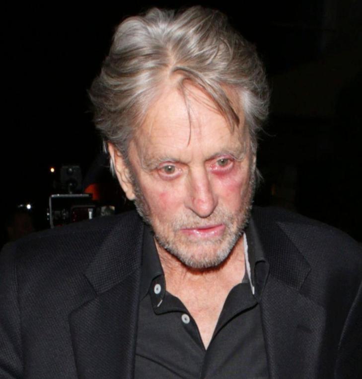 泽塔·琼斯：守了花心老公23年，女儿像父亲，儿子遗传她的高颜值