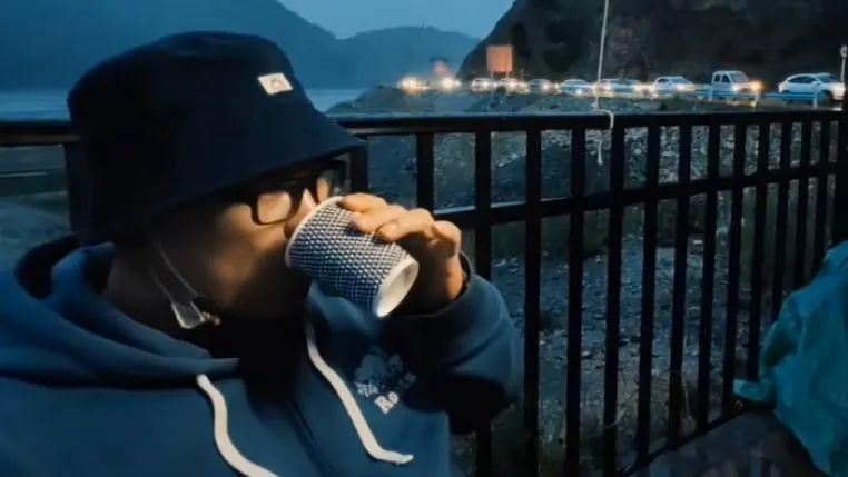 在乌鲁木齐卖咖啡的台湾大叔，一呆就是10年