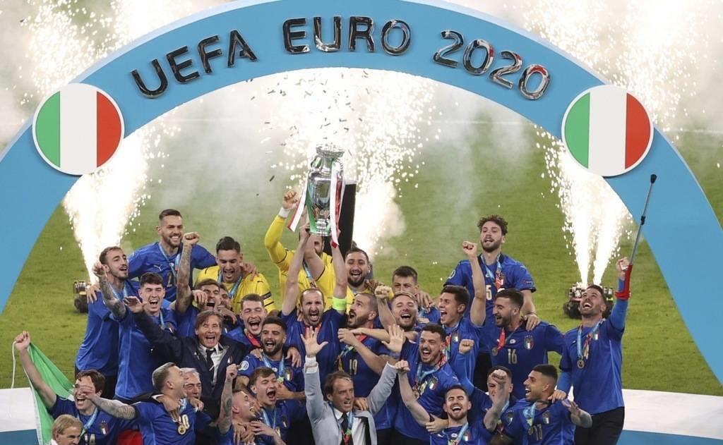 博努奇和基耶利尼退役,基耶利尼履历