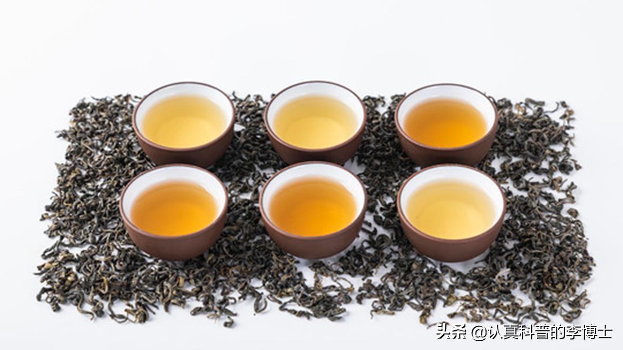 50岁左右饮多少水更为健康,50岁后想防病切记这5种水喝不得