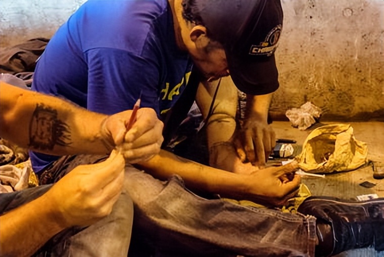 荷兰同性婚姻合法化的原因,荷兰性合法化