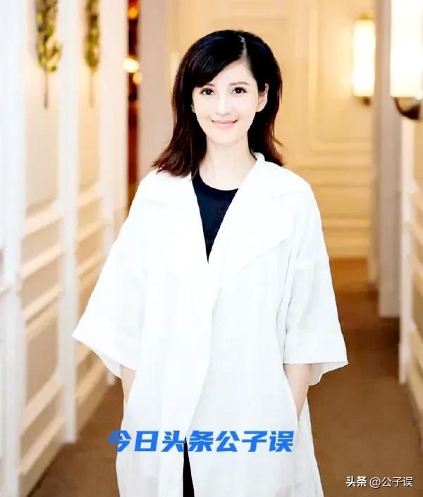 一张和冯小刚的“夜宿门”照片,彻底撕下了沈星的遮羞布