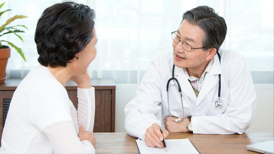 女的最近老是腰疼是宫颈癌吗,女生腿疼警惕癌症