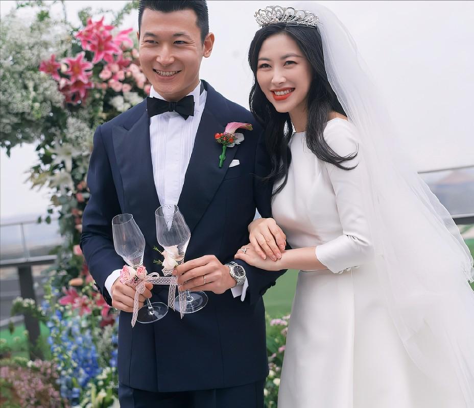 朱珠：迷倒世界顶级富豪，收服“帮派最狂太子”，却下嫁美术老师