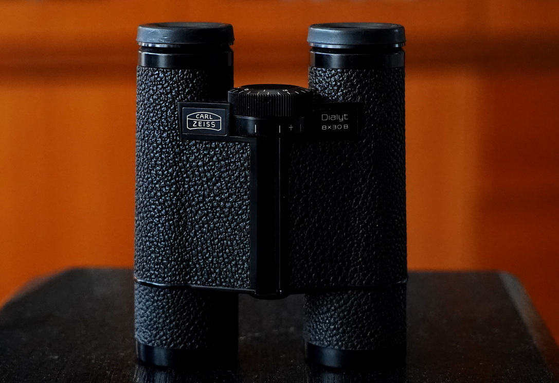 战争时期的老式军用望远镜,战争年代的18倍望远镜