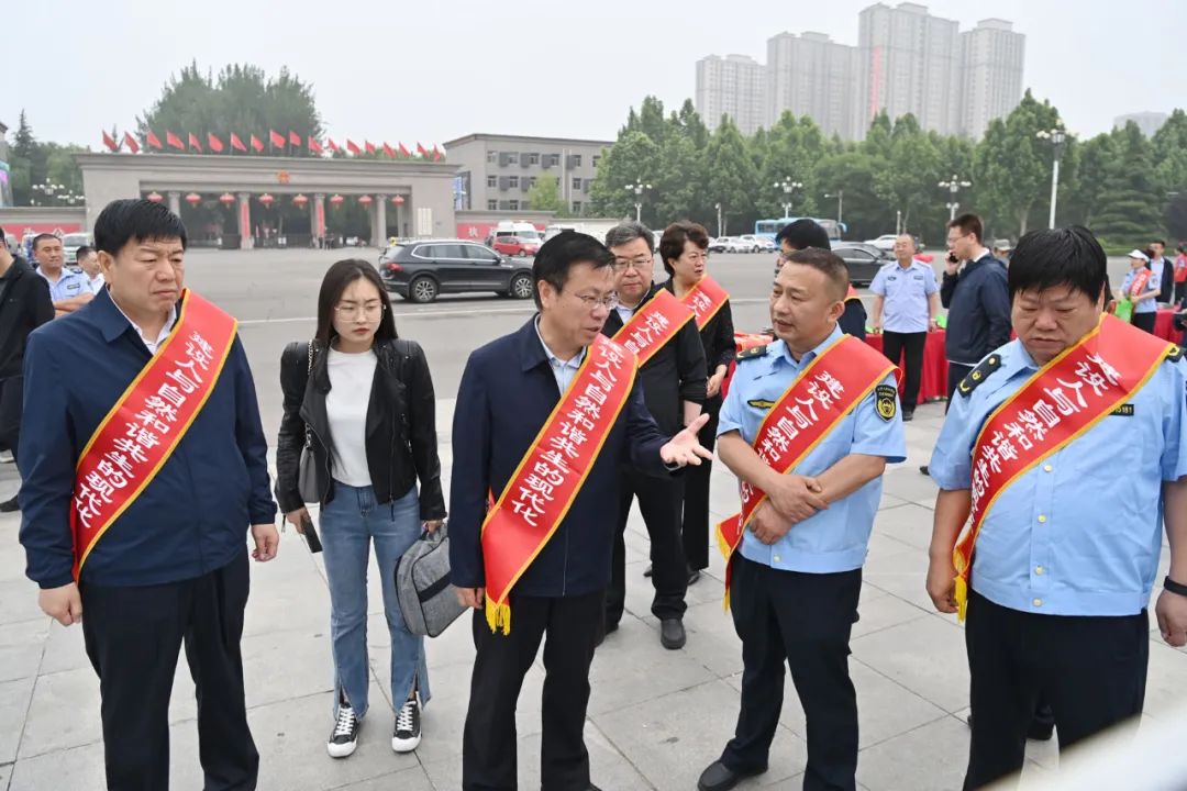 临汾新闻早知道|贺天才在我市调研；*载下**“临汾云”APP报名歌手大赛；首届青年互联网企业创新创业赛报名