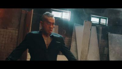 大长腿晶女郎+“过气”动作明星，这组合想不烂都难