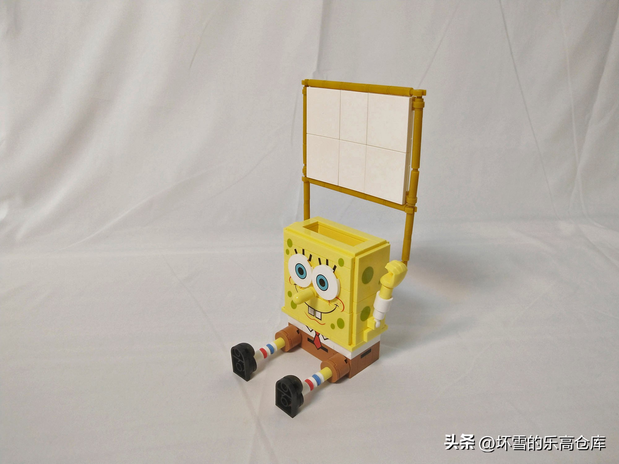 海绵宝宝笔筒积木拼装,海绵宝宝创意笔筒