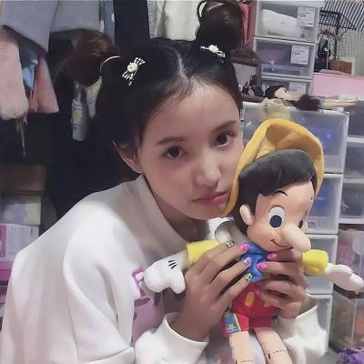 2023年非主流女生头像唯美,未来可期的唯美图片女生头像