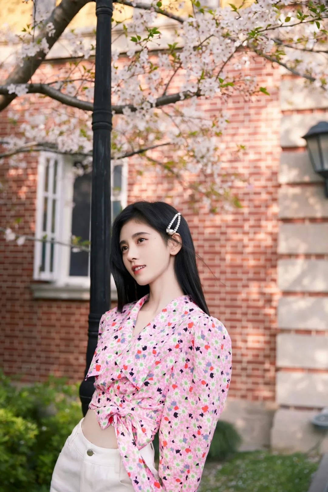 2023年四月旅游穿搭,四月穿衣笔记浪漫春日的十套穿搭