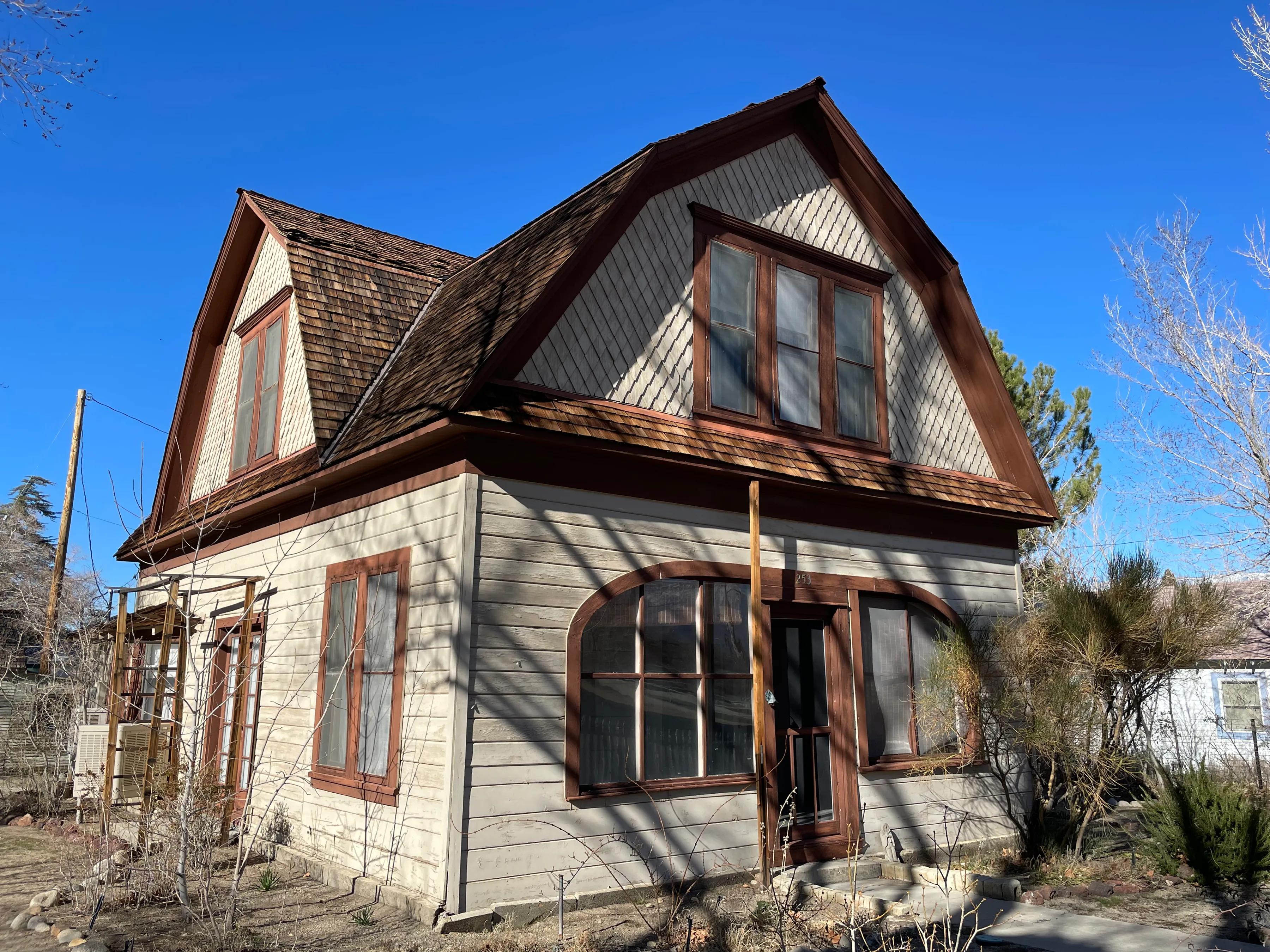 总有个地方现在是五点钟