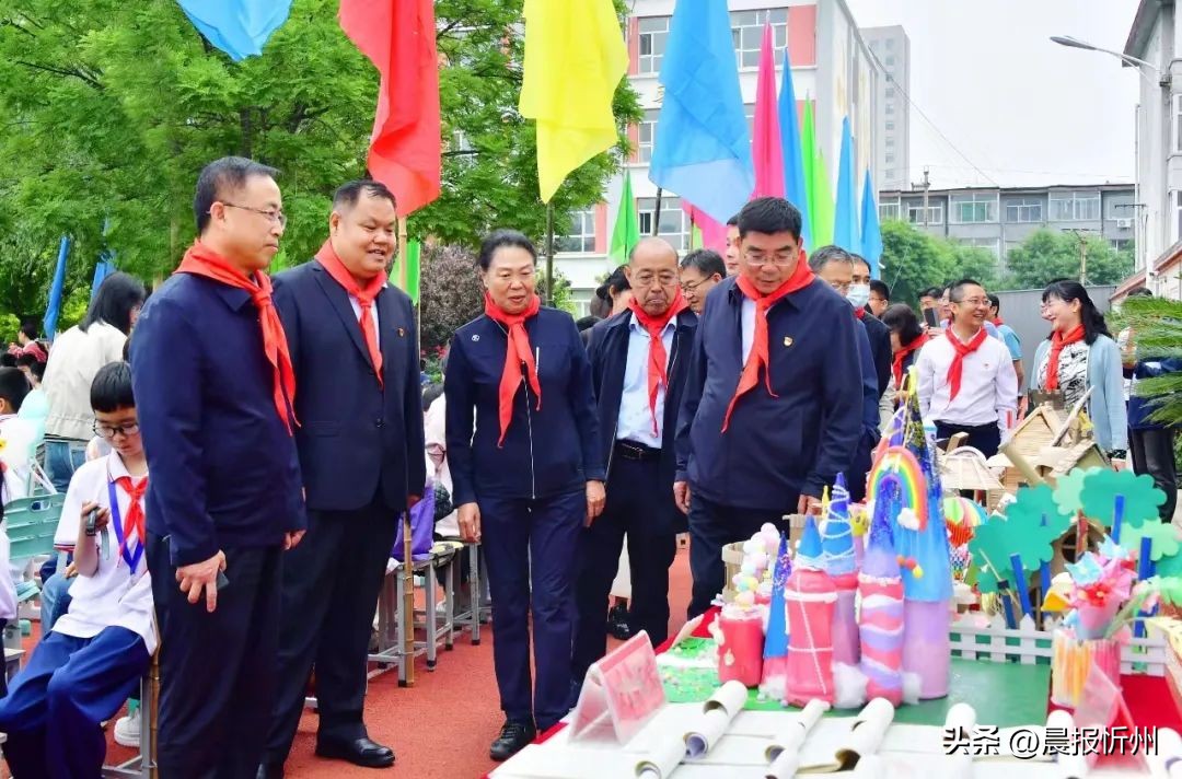 代代校领导接力，推动高质量发展！六一，忻州市七一路小学“超燃”