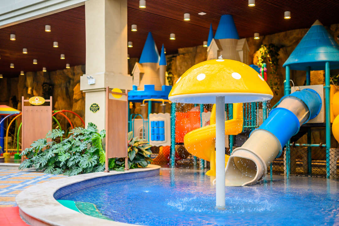 吃喝玩一体的天然温泉酒店,银河天然温泉洗浴和汗蒸