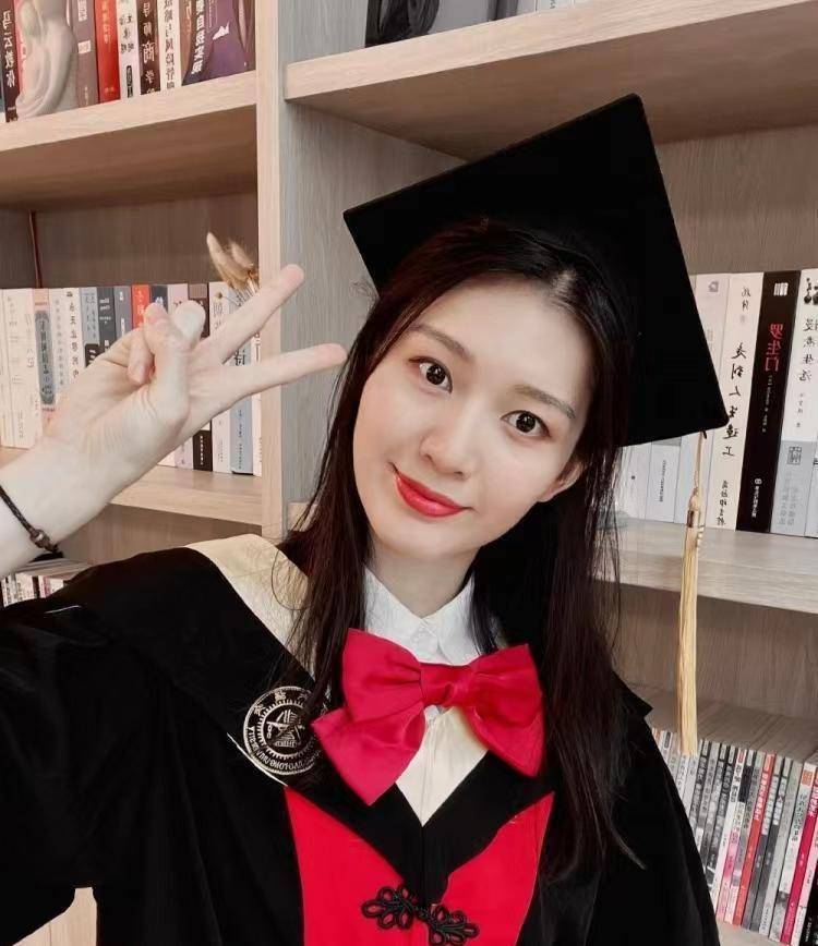 中国女篮王思雨照片好看一点的,徐杰和张茹王思雨身高啥关系