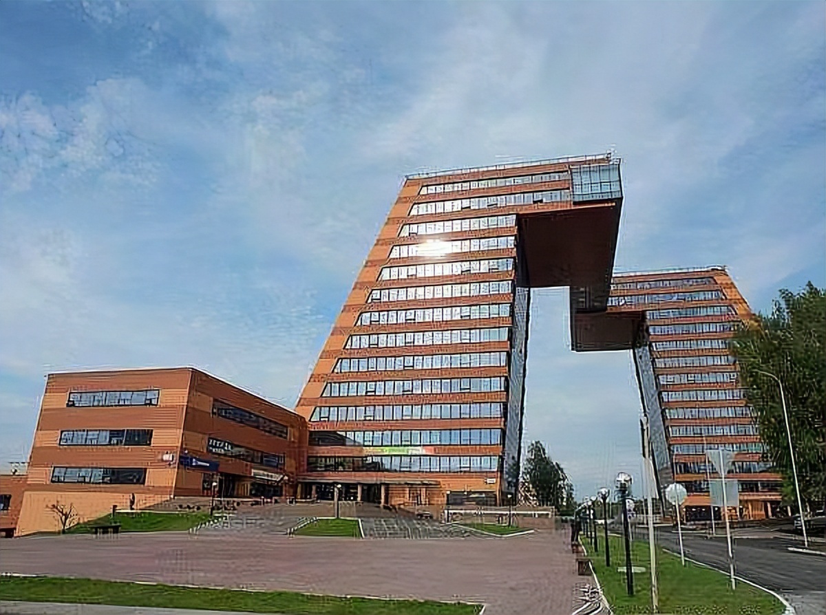 彩色旅图｜与大学生明金惜别：他送我卫国战争时苏联人生活的小说