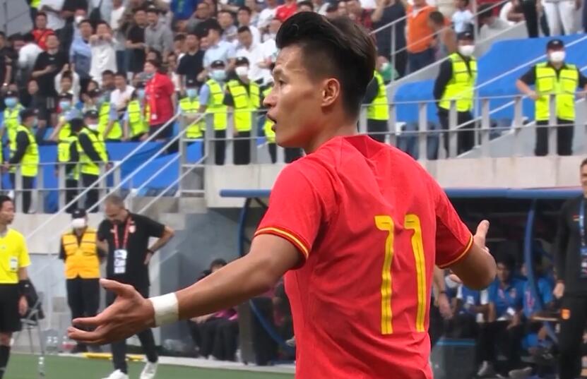 国足3:2绝杀越南武磊采访,国足前锋武磊林良铭