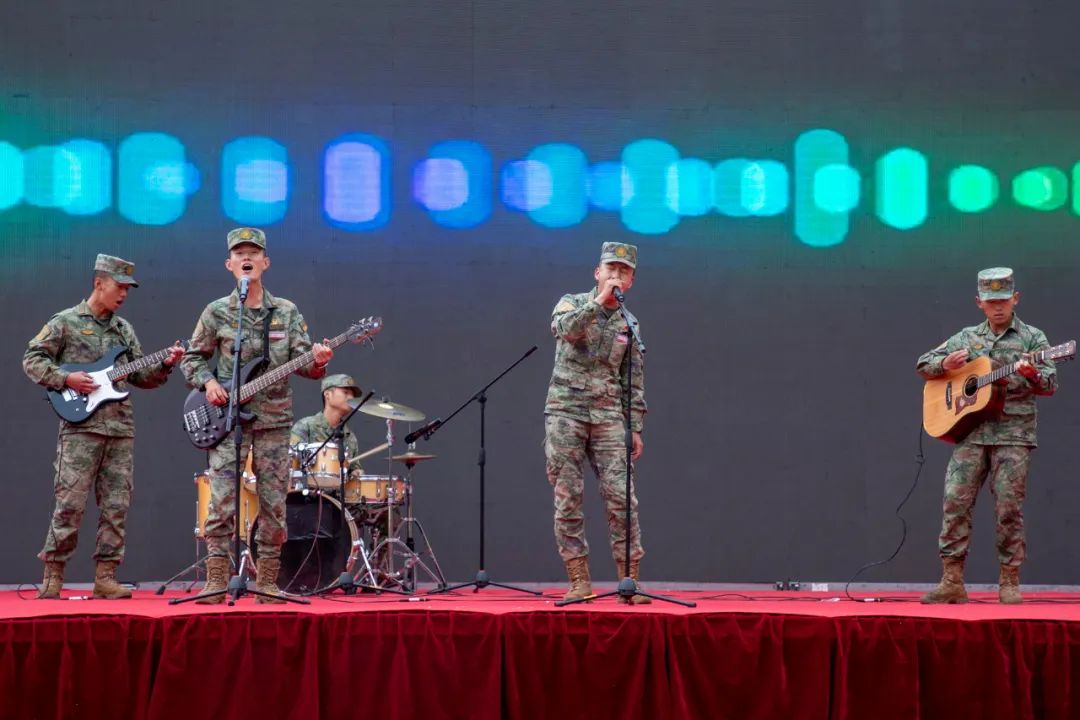 热血、感动、誓言……新兵的告别晚会激情澎湃、看点满满