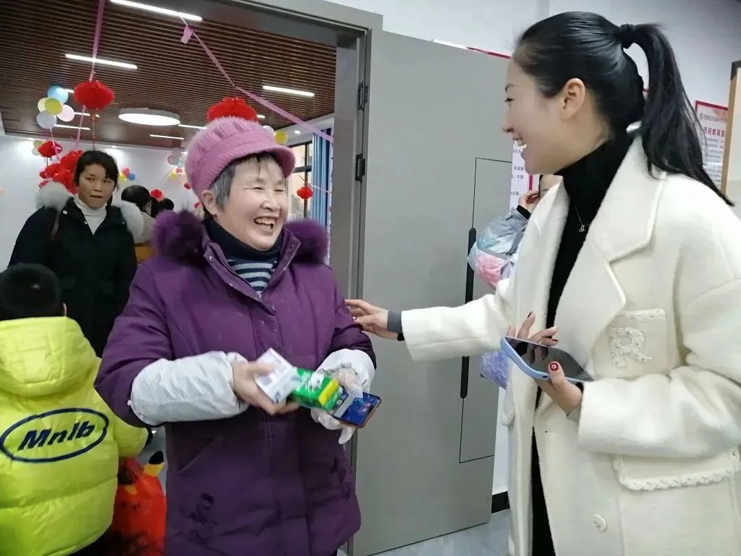 包饺子、吃汤圆、猜灯谜，余江多地欢乐迎元宵