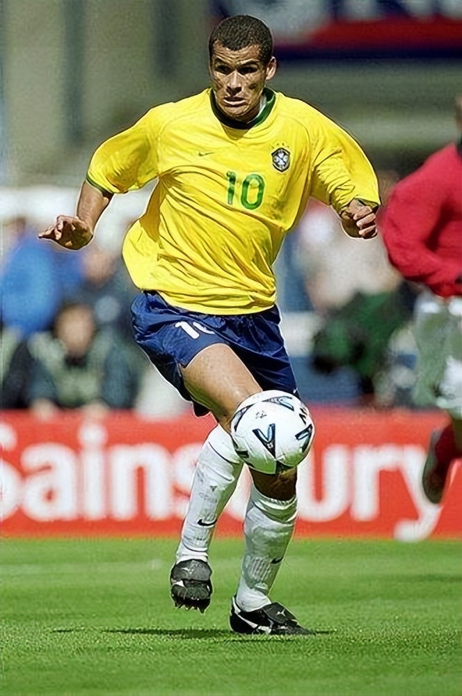 内马尔追平大罗进球纪录,内马尔巴西10大进球