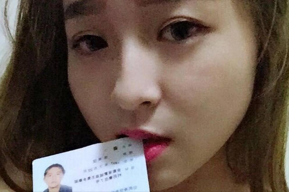 被迫或自愿，那些*光脱**衣服裸贷的女孩们，最后都怎么样了？