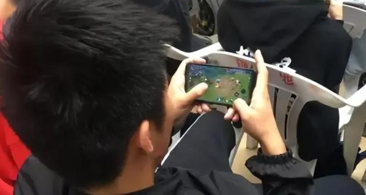 校园“奶头乐”现象盛行,奶头乐真实存在吗