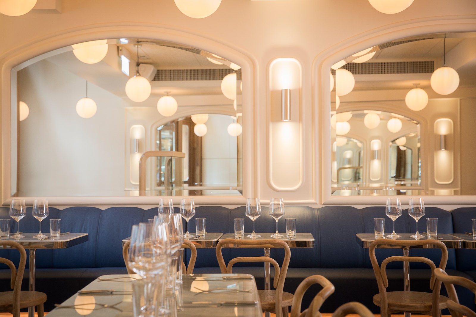 在香港的米其林餐厅用餐,在香港的豪华正餐