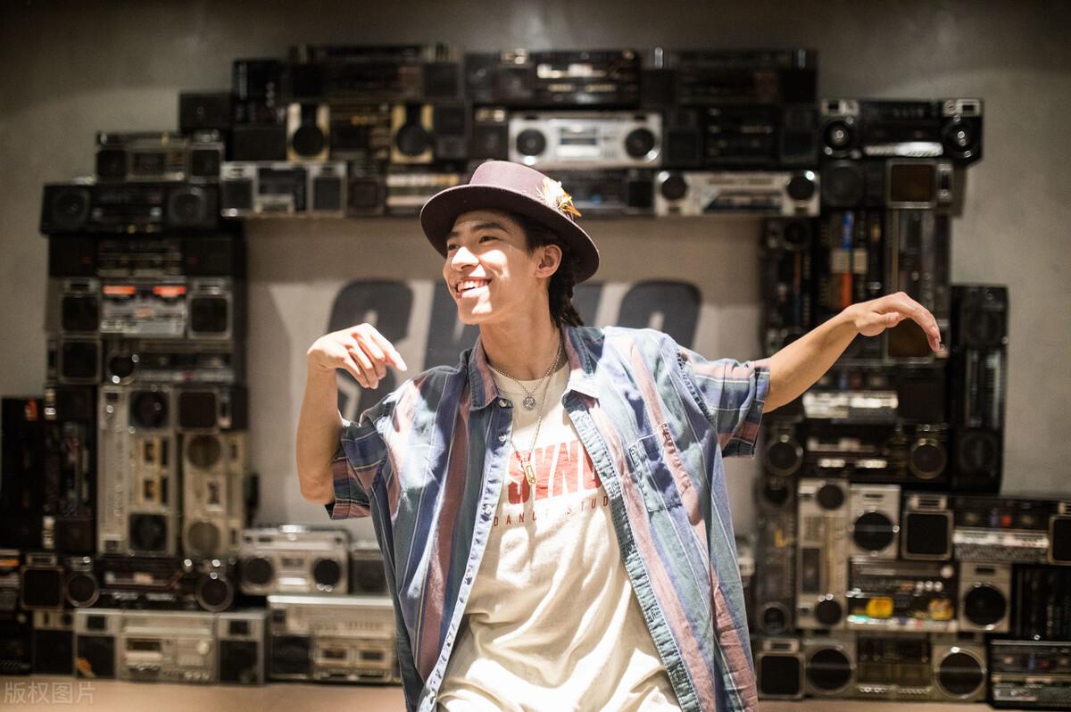 about关于什么,好像在找寻自己的路上越走越远