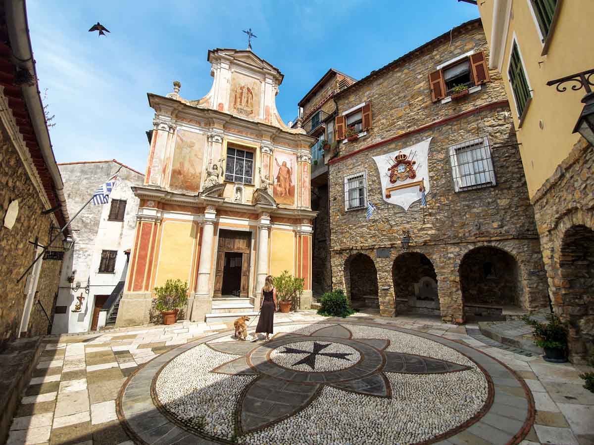 不到400平方公里的国家,300多平方公里的袖珍小国